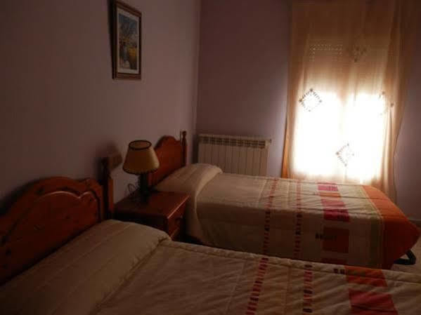 Hostal El Portalico Linares de Mora Exterior photo